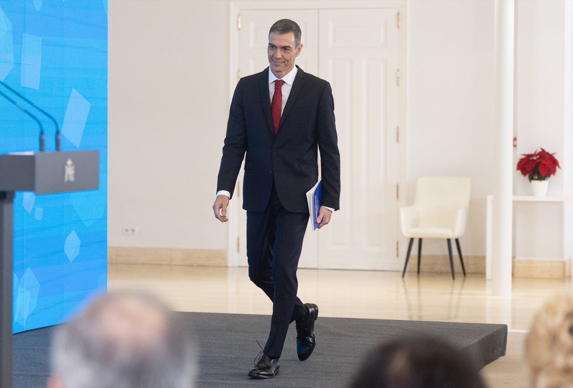 La Junta Electoral expedienta a Pedro Sánchez por las críticas al PP en su rueda de prensa de balance La Junta Electoral expedienta a Pedro Sánchez por las críticas al PP en su rueda de prensa de balance
