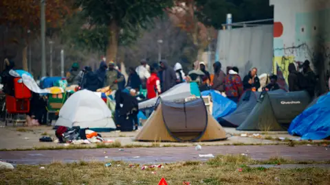 La ONU condena el desalojo en Badalona de cerca de 400 migrantes La ONU condena el desalojo en Badalona de cerca de 400 migrantes