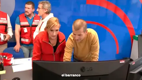 Captura de un vídeo de la reunión del Cecopi el día de la dana, con la entonces consellera de Interior, Salomé Pradas, a la izquierda. Captura de un vídeo de la reunión del Cecopi el día de la dana, con la entonces consellera de Interior, Salomé Pradas, a la izquierda.