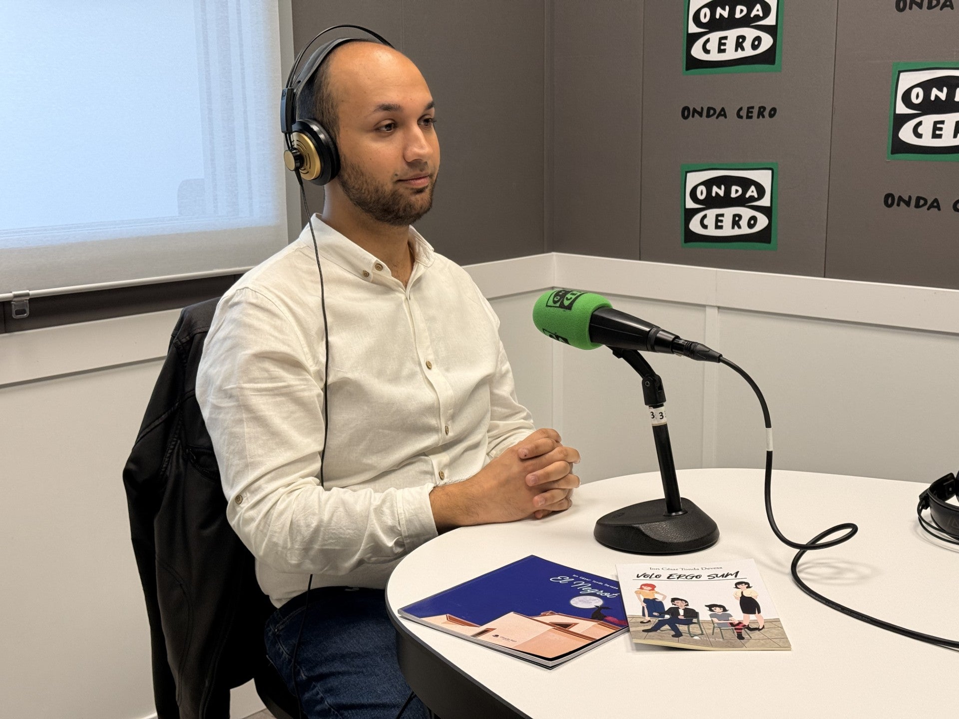 Ion César Tonda Devesa presenta su libro 'Volo ergo sum' Ion César Tonda Devesa presenta su libro 'Volo ergo sum'