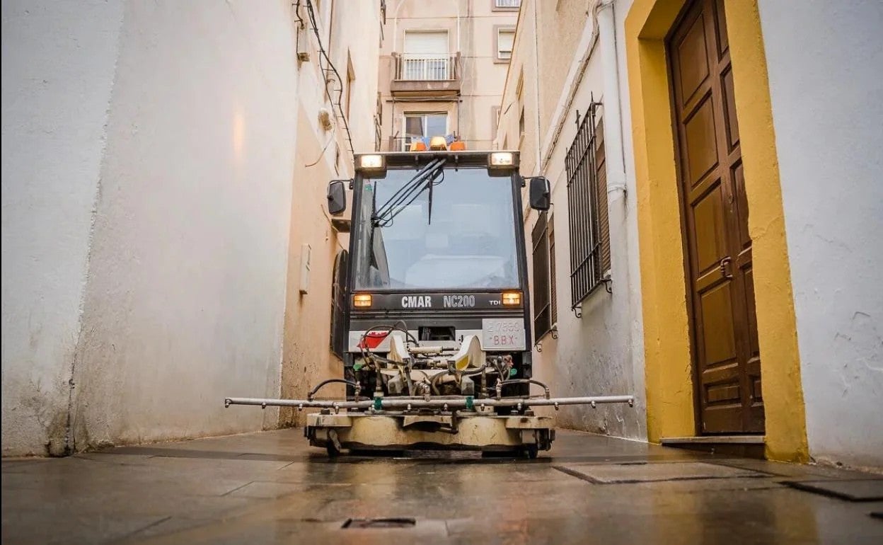 El comité de empresa de Urbaser en Roquetas valora iniciar un paro inminente de limpieza urbana El comité de empresa de Urbaser en Roquetas valora iniciar un paro inminente de limpieza urbana