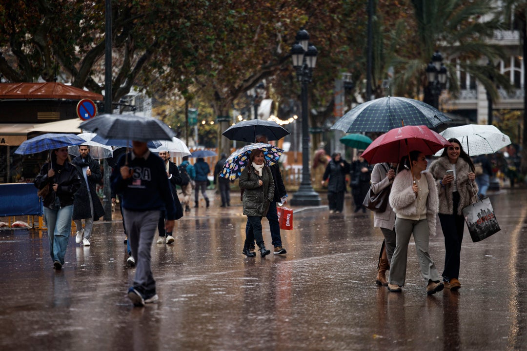Protección Civil manda un ES-Alert por las fuertes lluvias en varios puntos de Barcelona Protección Civil manda un ES-Alert por las fuertes lluvias en varios puntos de Barcelona