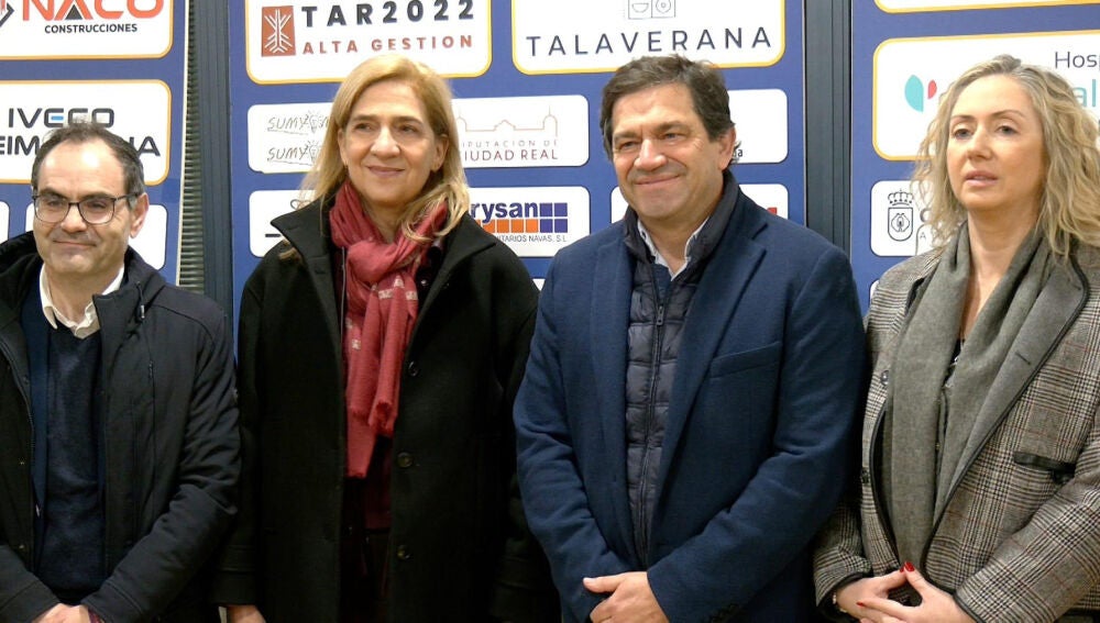 Valverde junto a la Infanta Cristina que ha asistido al partido