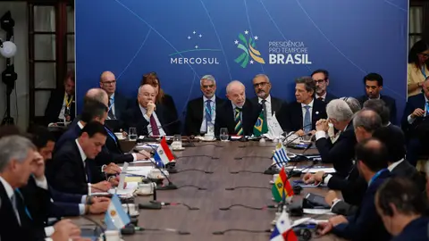 Sesión Plenaria de la Cúpula de Jefes de Estado de los Estados Partes de Mercosur y de los Estados Asociados Sesión Plenaria de la Cúpula de Jefes de Estado de los Estados Partes de Mercosur y de los Estados Asociados