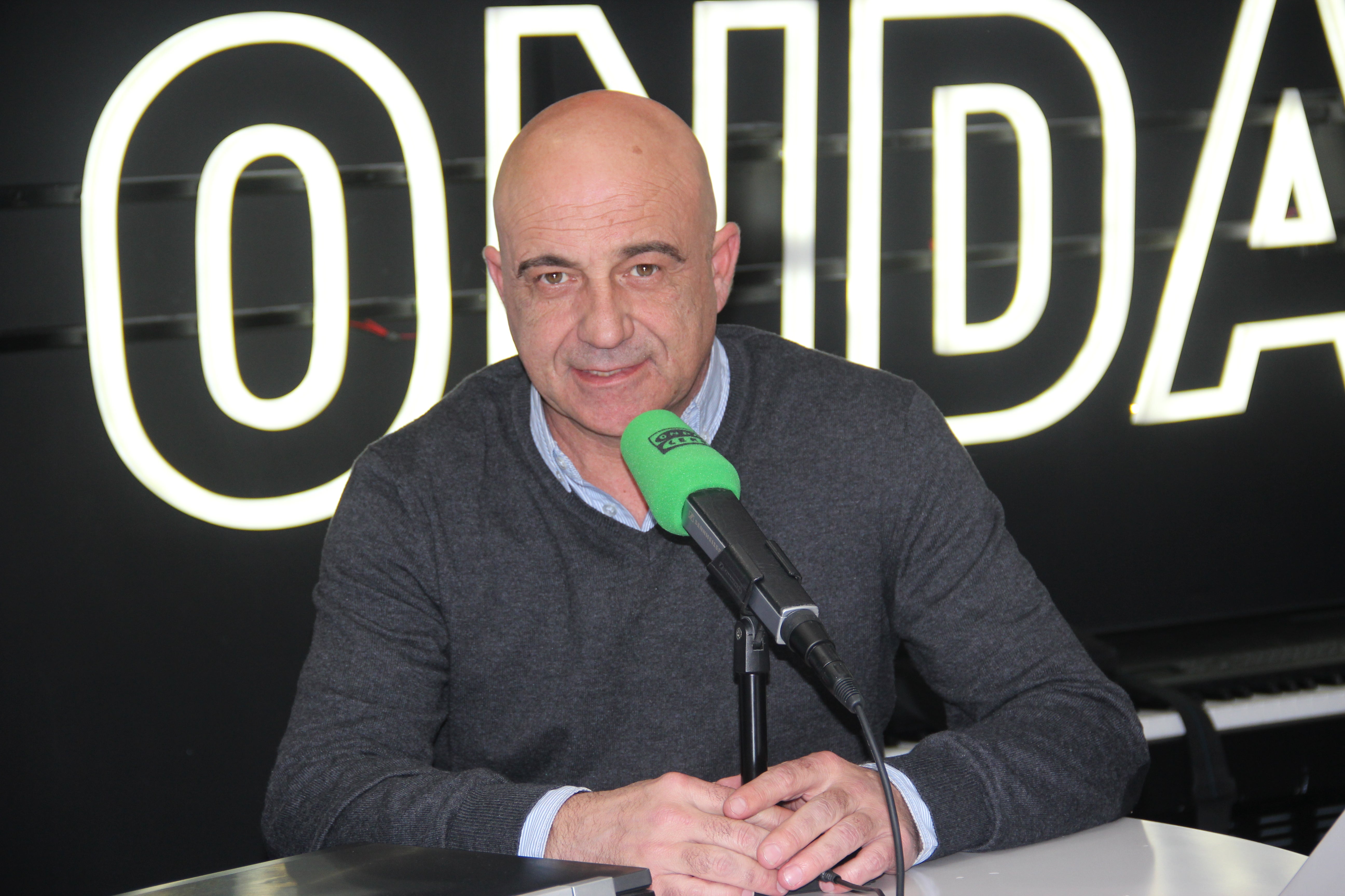 La emotiva despedida de Jano Mori en Radioestadio tras una vida dedicada a la radio: "Me voy feliz de haberos conocido" La emotiva despedida de Jano Mori en Radioestadio tras una vida dedicada a la radio: "Me voy feliz de haberos conocido"