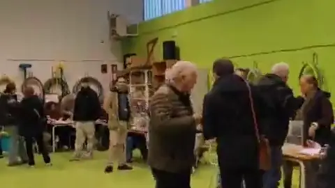 Así ha sido la apertura de los colegios electorales Así ha sido la apertura de los colegios electorales