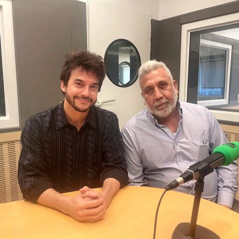 El director Guillermo Galoe y el actor Jesús Fernández Silva, 'Chule', en 'Julia en la onda'