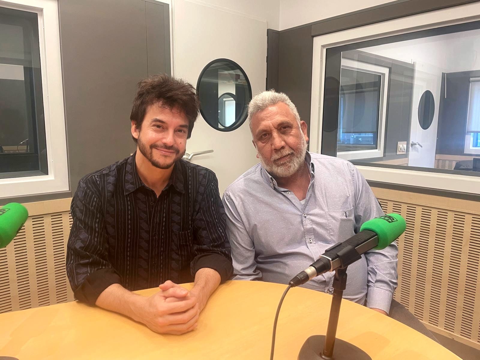 El director Guillermo Galoe y el actor Jesús Fernández Silva, 'Chule', en 'Julia en la onda' El director Guillermo Galoe y el actor Jesús Fernández Silva, 'Chule', en 'Julia en la onda'