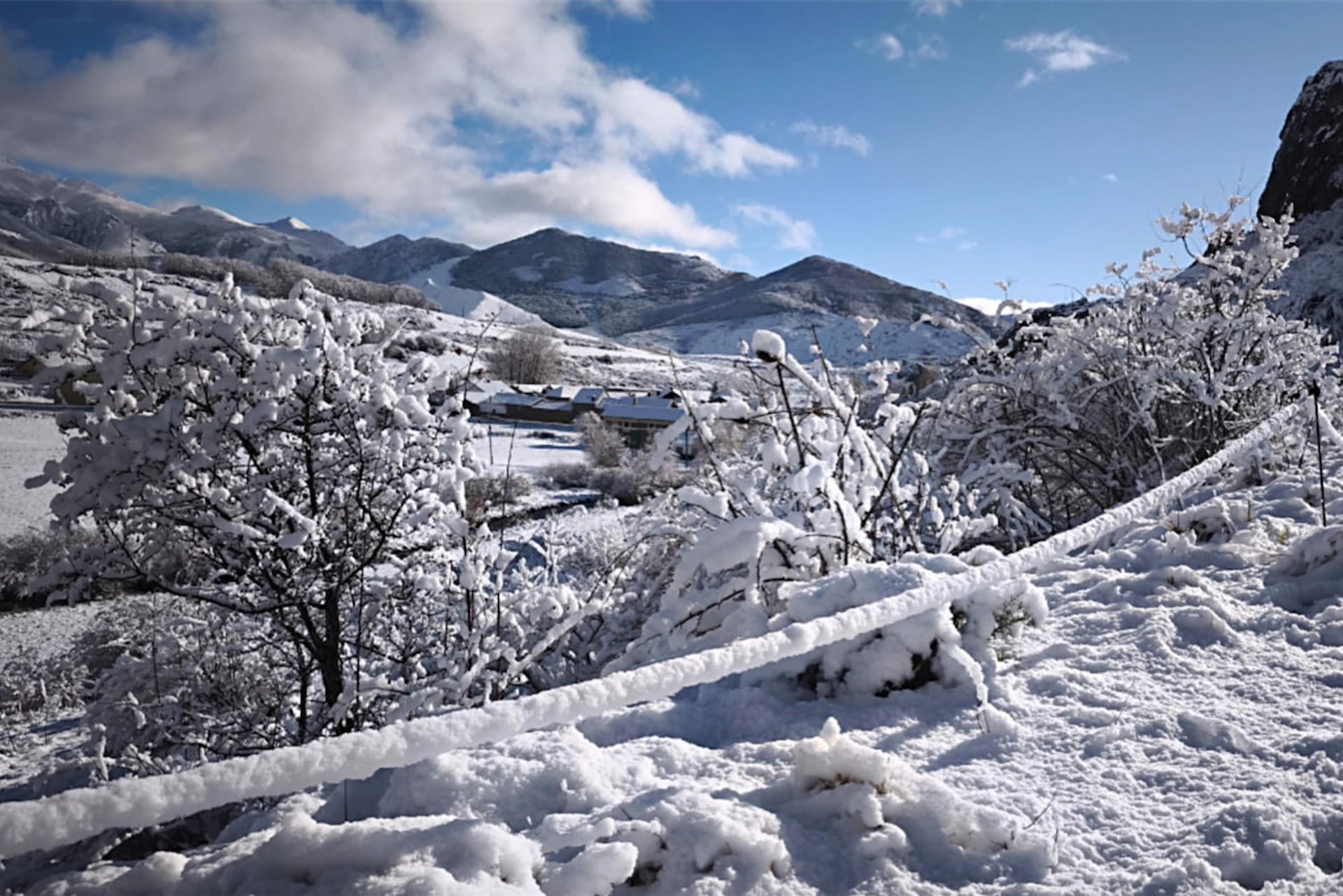 Temporal de nieve en Puebla de Lillo, León (España). Temporal de nieve en Puebla de Lillo, León (España).