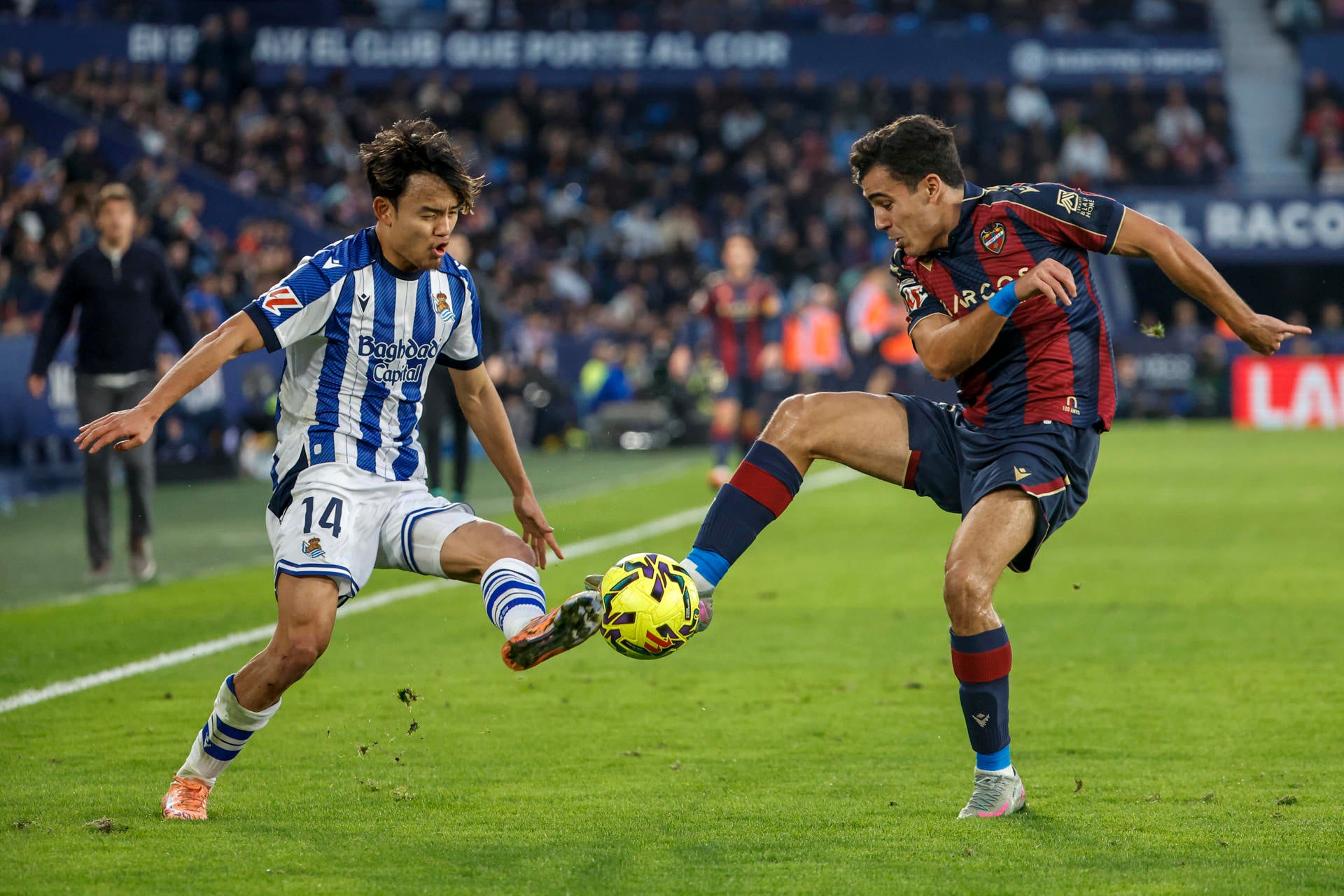 Luis Castro llega al Levante UD con el objetivo de la salvación como única prioridad Luis Castro llega al Levante UD con el objetivo de la salvación como única prioridad