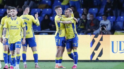 Jes&eacute; celebra uno de sus goles a la Cultural Leonesa 