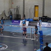 El Aceites Abril Voleyourense se despide del año con una victoria sólida