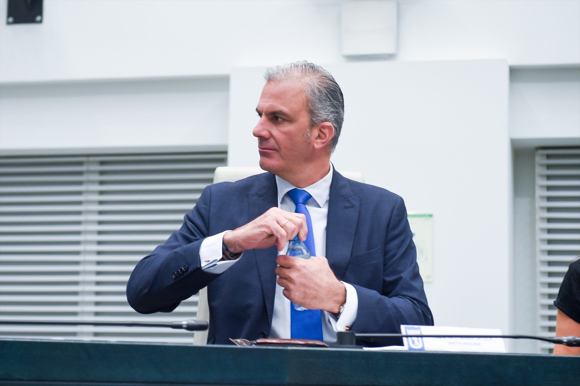 El dardo de Ortega Smith a Abascal después de su expulsión de la ejecutiva de Vox: "Sigo creyendo en lo mismo" El dardo de Ortega Smith a Abascal después de su expulsión de la ejecutiva de Vox: "Sigo creyendo en lo mismo"