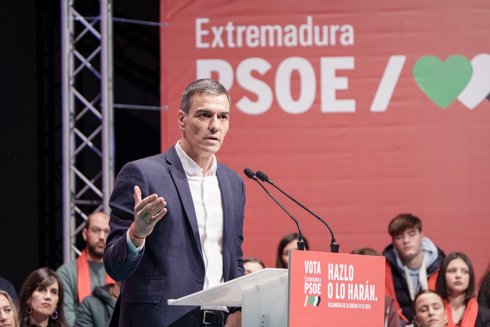 Qué hay tras el 'no' de Moncloa a la abstención en Extremadura: no romper el relato de la derecha y ultraderecha Qué hay tras el 'no' de Moncloa a la abstención en Extremadura: no romper el relato de la derecha y ultraderecha