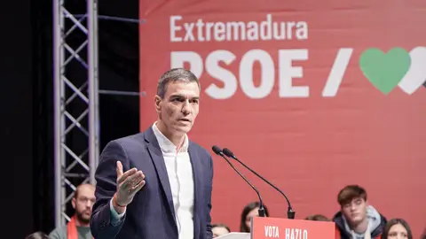 Qué hay tras el 'no' de Moncloa a la abstención en Extremadura: no romper el relato de la derecha y ultraderecha Qué hay tras el 'no' de Moncloa a la abstención en Extremadura: no romper el relato de la derecha y ultraderecha