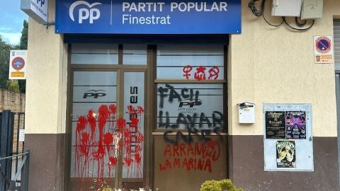 Ataque con pintadas a la sede del PP de Finestrat (Alicante) Ataque con pintadas a la sede del PP de Finestrat (Alicante)