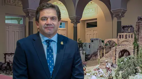 Miguel Ángel Valverde junto al belén de la Diputación de Ciudad Real Miguel Ángel Valverde junto al belén de la Diputación de Ciudad Real