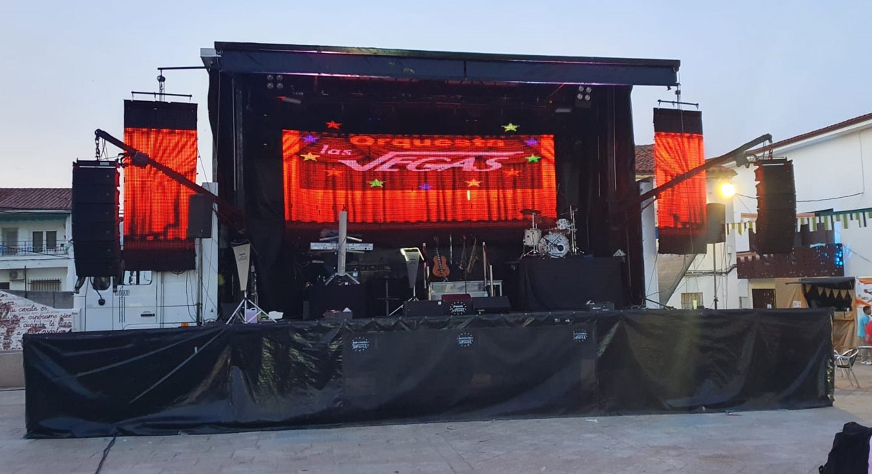 Autorizado el contrato de servicios técnicos para el funcionamiento de los escenarios móviles de Extremadura Autorizado el contrato de servicios técnicos para el funcionamiento de los escenarios móviles de Extremadura