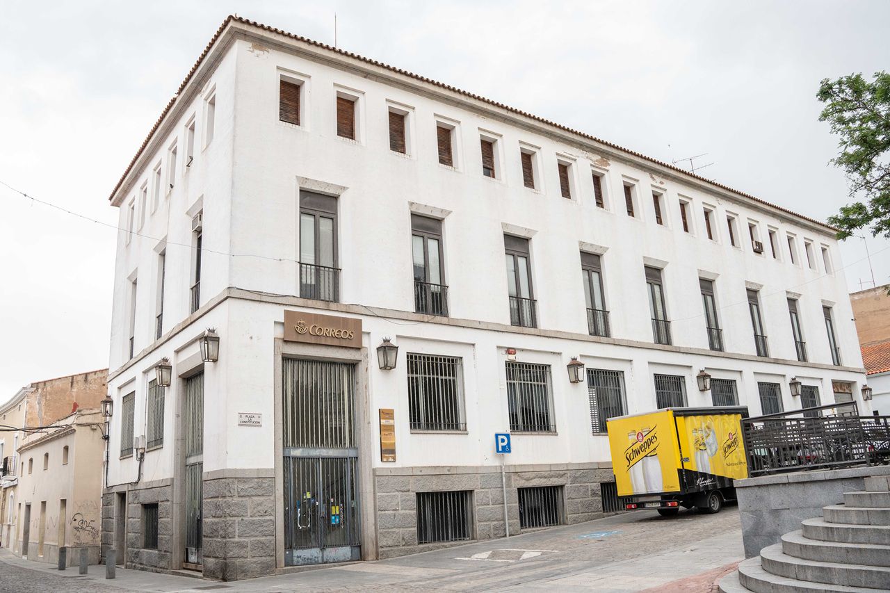 El emblemático edificio de Correos pasa a ser propiedad definitiva del Ayuntamiento de Mérida El emblemático edificio de Correos pasa a ser propiedad definitiva del Ayuntamiento de Mérida