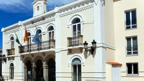 La concejala de Navalmoral aclara que nunca ha acusado al alcalde de ningún delito y lamenta las "interpretaciones" La concejala de Navalmoral aclara que nunca ha acusado al alcalde de ningún delito y lamenta las "interpretaciones"