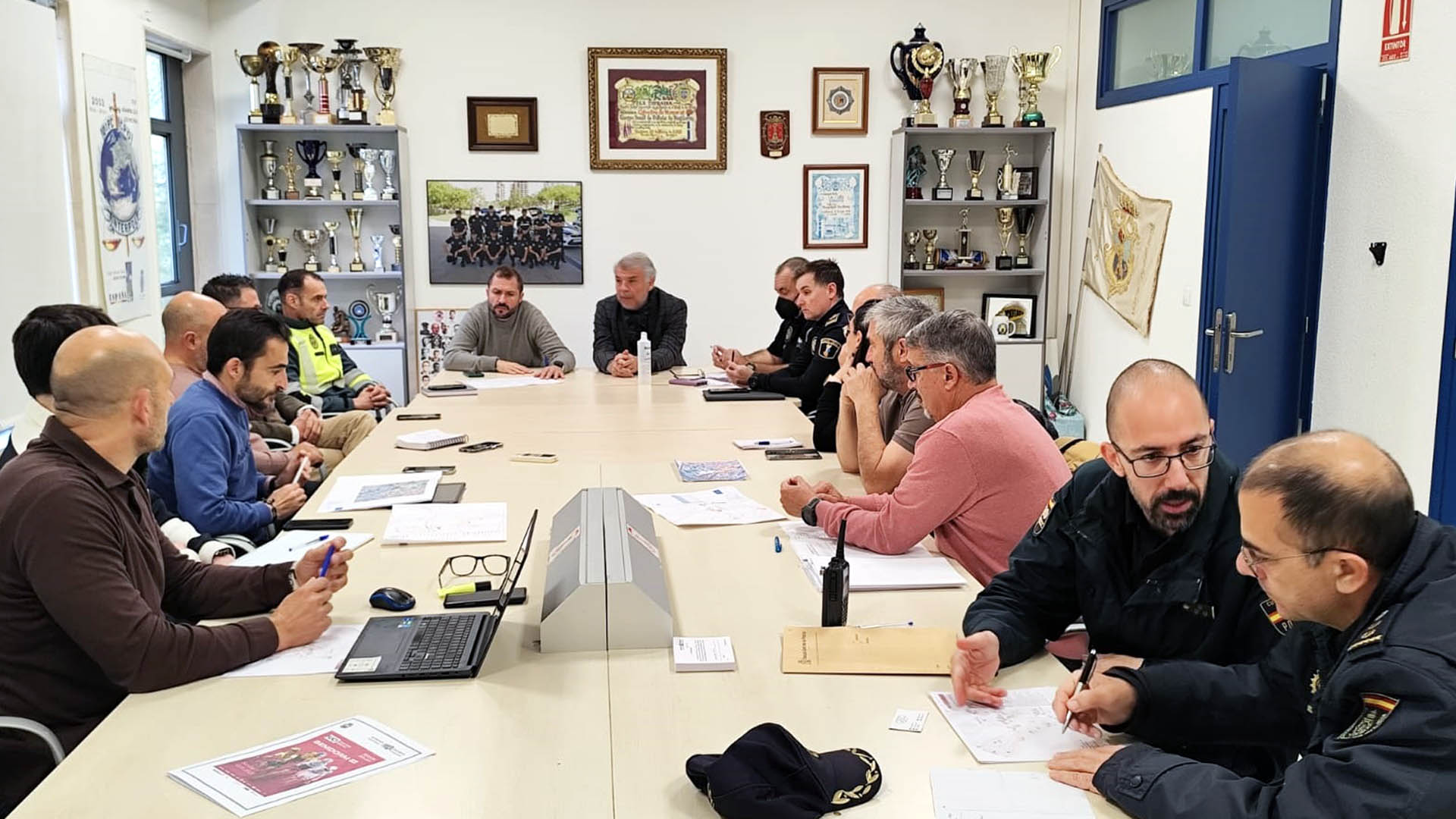 Reunión preliminar para la organización de la Copa del Mundo de Ciclocross en Benidorm Reunión preliminar para la organización de la Copa del Mundo de Ciclocross en Benidorm