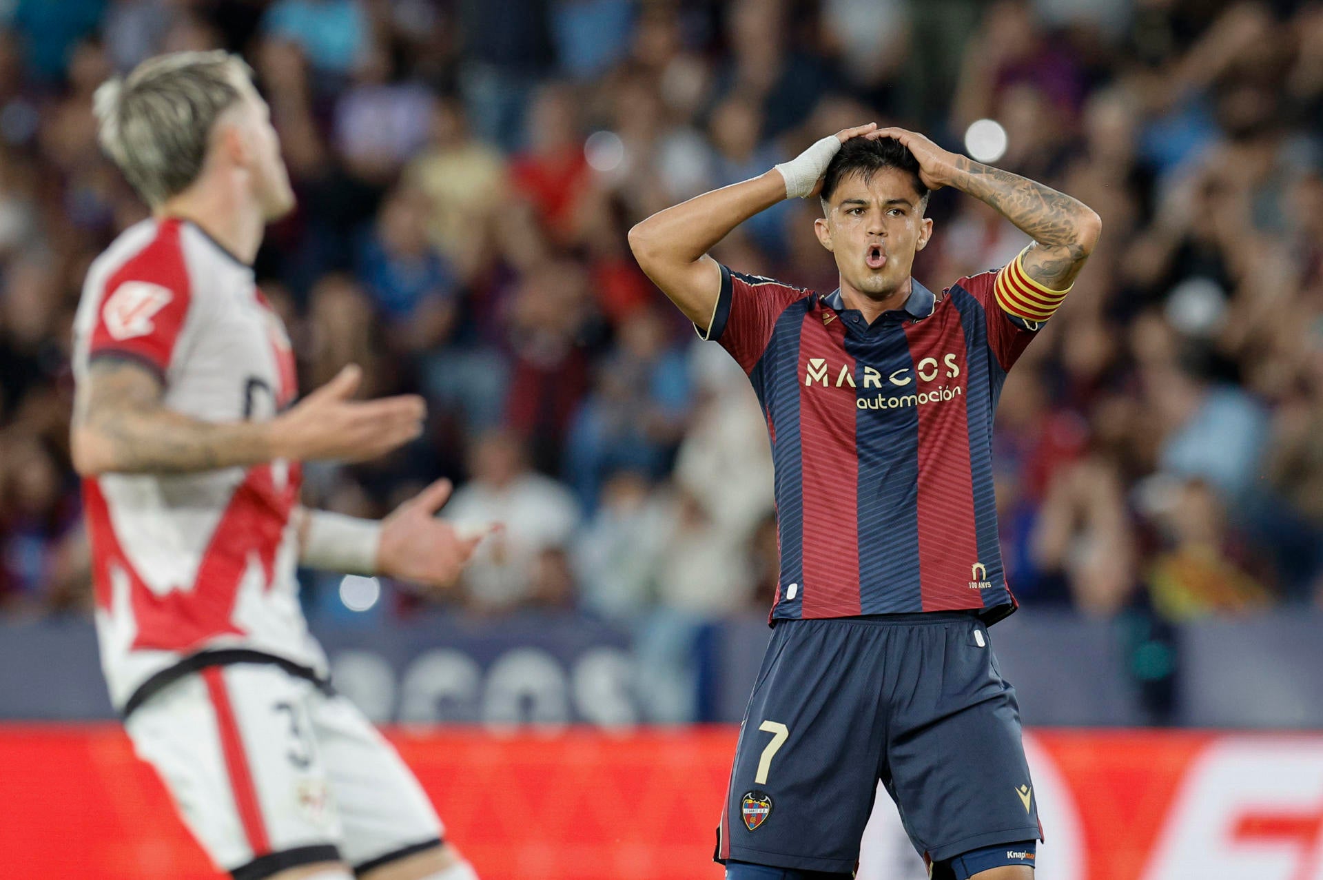 El Levante sondea el mercado de extremos a la espera del análisis de Luís Castro El Levante sondea el mercado de extremos a la espera del análisis de Luís Castro