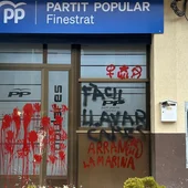 La sede del PP de Finestrat, atacada con pintadas: "Fàcil llavar cares" La sede del PP de Finestrat, atacada con pintadas: "Fàcil llavar cares"