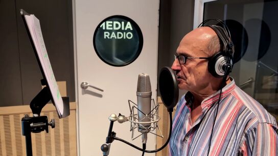 Así se grabó 'Scrooge & Marley', la radioficción escrita y dirigida por Alsina