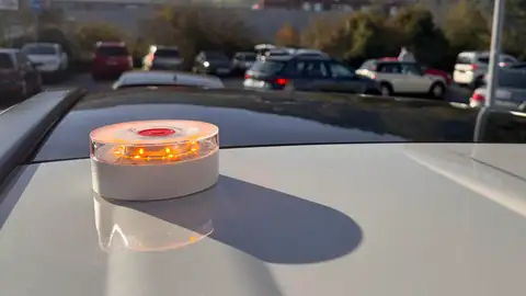 Baliza V-16 con tarjeta Sim. Baliza V-16 con tarjeta Sim.