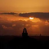 Vista general del amanecer en Valencia. Vista general del amanecer en Valencia.