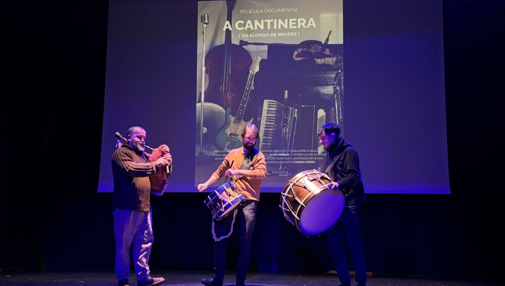 El conjunto de "Os Rabizos" que interpretaron canciones de Francisco adaptadas.