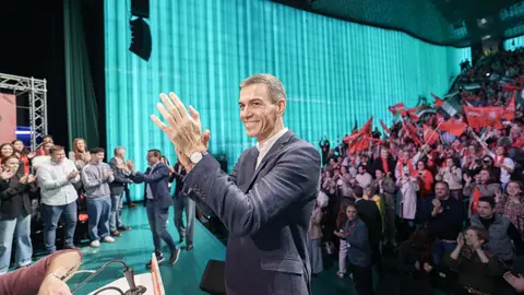 Aumentan las voces críticas en el PSOE: "El poder de Sánchez es muy vertical y por lo tanto es difícil" Aumentan las voces críticas en el PSOE: "El poder de Sánchez es muy vertical y por lo tanto es difícil"