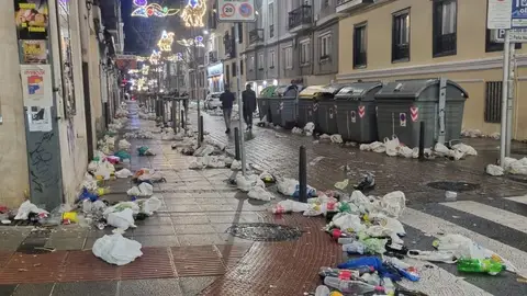 Vecinos del Ensanche exigen responsabilidades por la "regresión" del botellón en 'tardebuena' de Santander Vecinos del Ensanche exigen responsabilidades por la "regresión" del botellón en 'tardebuena' de Santander