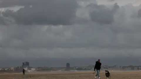 Estado del cielo desde la playa de El Saler, en Valencia Estado del cielo desde la playa de El Saler, en Valencia