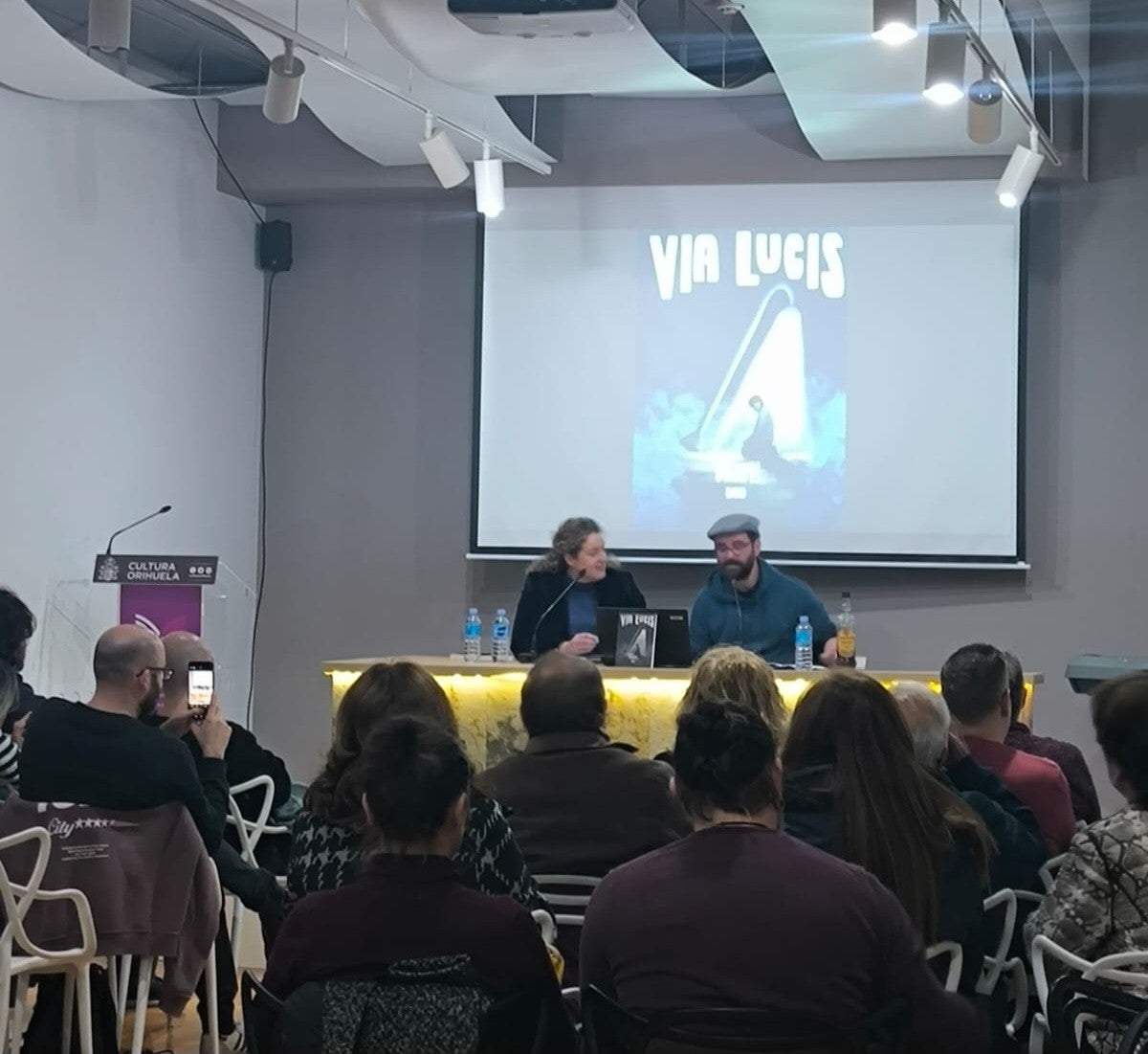 'Vía Lucis', la primera novela del oriolano Dimas P.L. nos sumerge en un thriller marcado por la ironía 'Vía Lucis', la primera novela del oriolano Dimas P.L. nos sumerge en un thriller marcado por la ironía