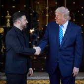 Donald Trump (d), presidente de Estados Unidos, junto a Volodimir Zelenski (i), presidente de Ucrania Donald Trump (d), presidente de Estados Unidos, junto a Volodimir Zelenski (i), presidente de Ucrania