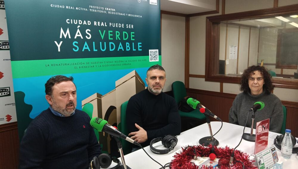 Dolores Ferrer (ASPAS), César Bernal (PARTICIPACIÓN CIUDADANA) y Gregorio Oráa (SERVICIOS A LA CIUDAD)