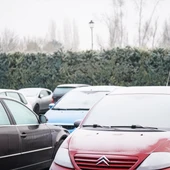 Heladas en los parabrisas de varios coches en Vitoria-Gasteiz, Álava, País Vasco (España). Heladas en los parabrisas de varios coches en Vitoria-Gasteiz, Álava, País Vasco (España).