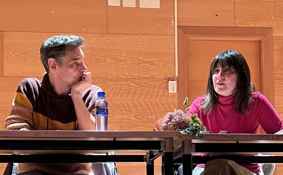 Ángela Medrano presentó en Infiesto su libro "Lo que sí" Ángela Medrano presentó en Infiesto su libro "Lo que sí"