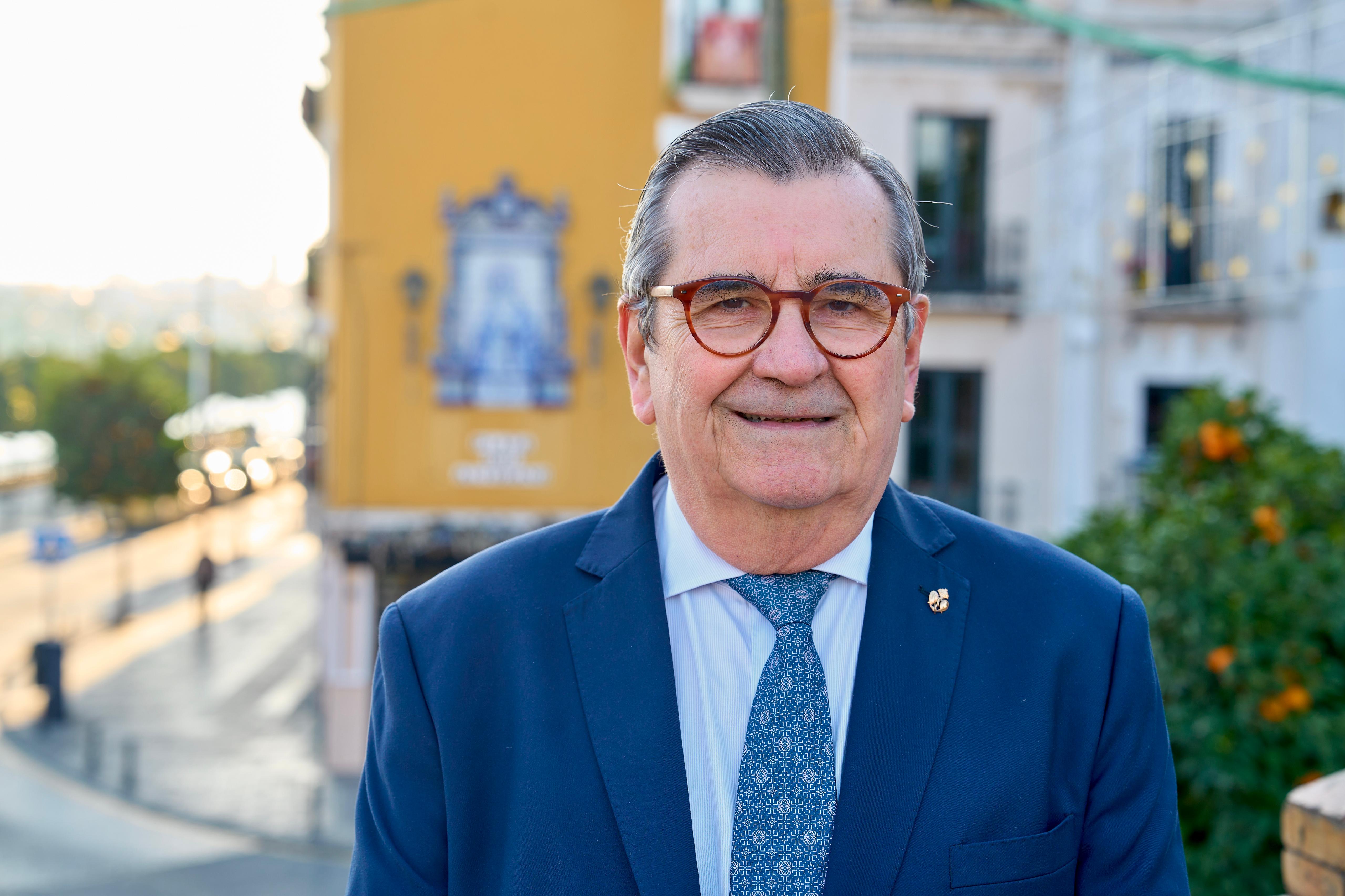 Feliciano Fernández presenta su candidatura a hermano mayor de la Esperanza de Triana Feliciano Fernández presenta su candidatura a hermano mayor de la Esperanza de Triana