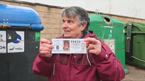 Vecina de Villamanin con el décimo premiado con el Gordo del Sorteo Extraordinario de Navidad