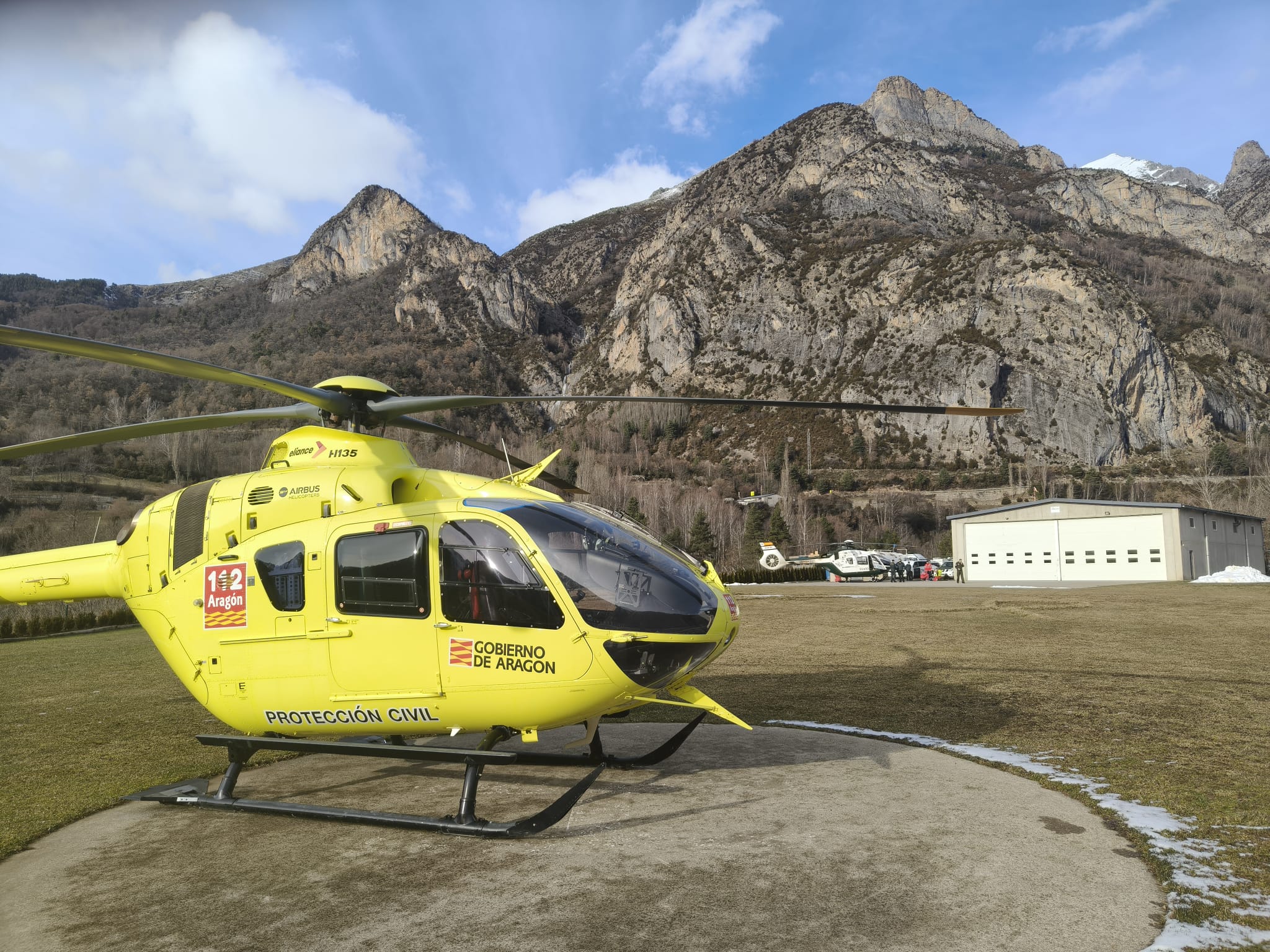 Dos personas fallecidas y una herida leve en el alud ocurrido en el Pirineo aragonés Dos personas fallecidas y una herida leve en el alud ocurrido en el Pirineo aragonés