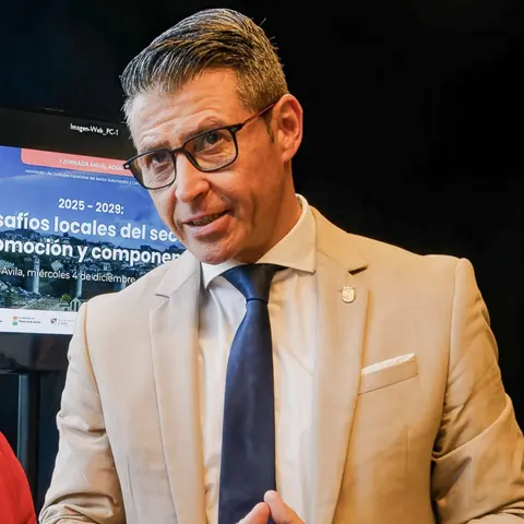 Toni González, alcalde de Almussafes.