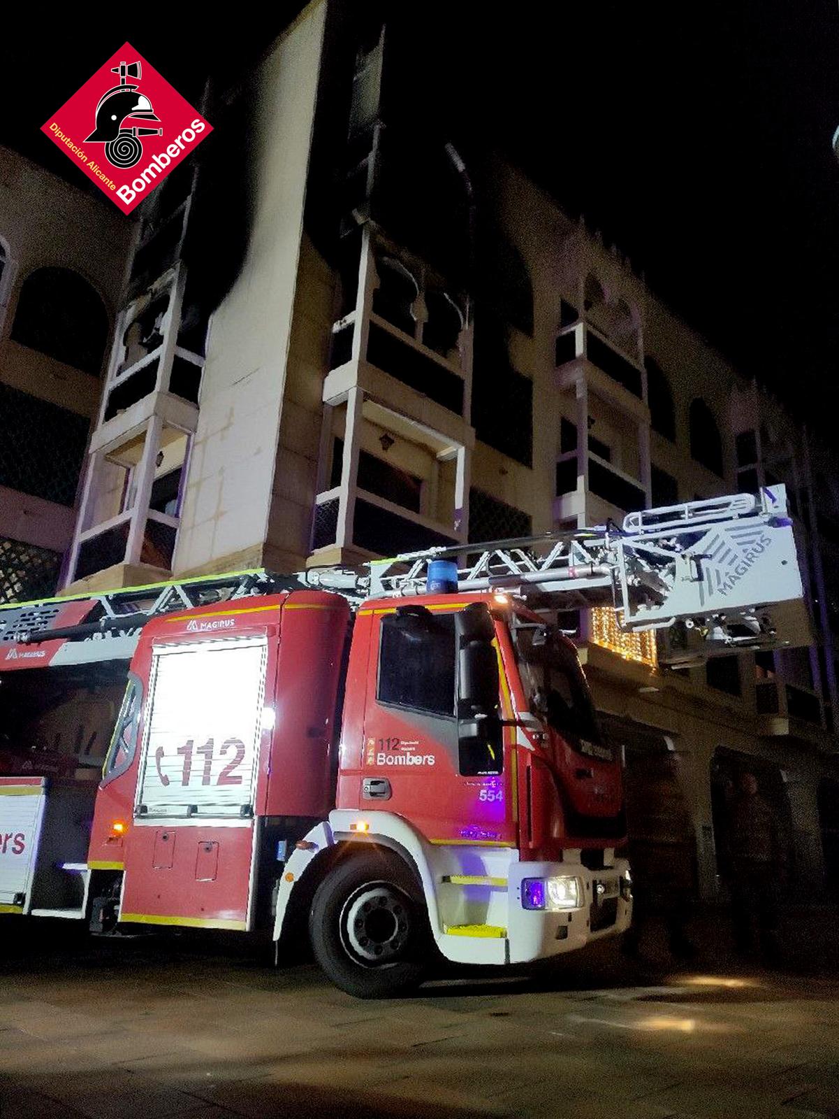 Muere una joven en un incendio en Crevillent que deja cinco personas más atendidas, una de ellas herida de gravedad Muere una joven en un incendio en Crevillent que deja cinco personas más atendidas, una de ellas herida de gravedad