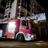 Vehículo de bomberos en el lugar del incendio en Crevillent.