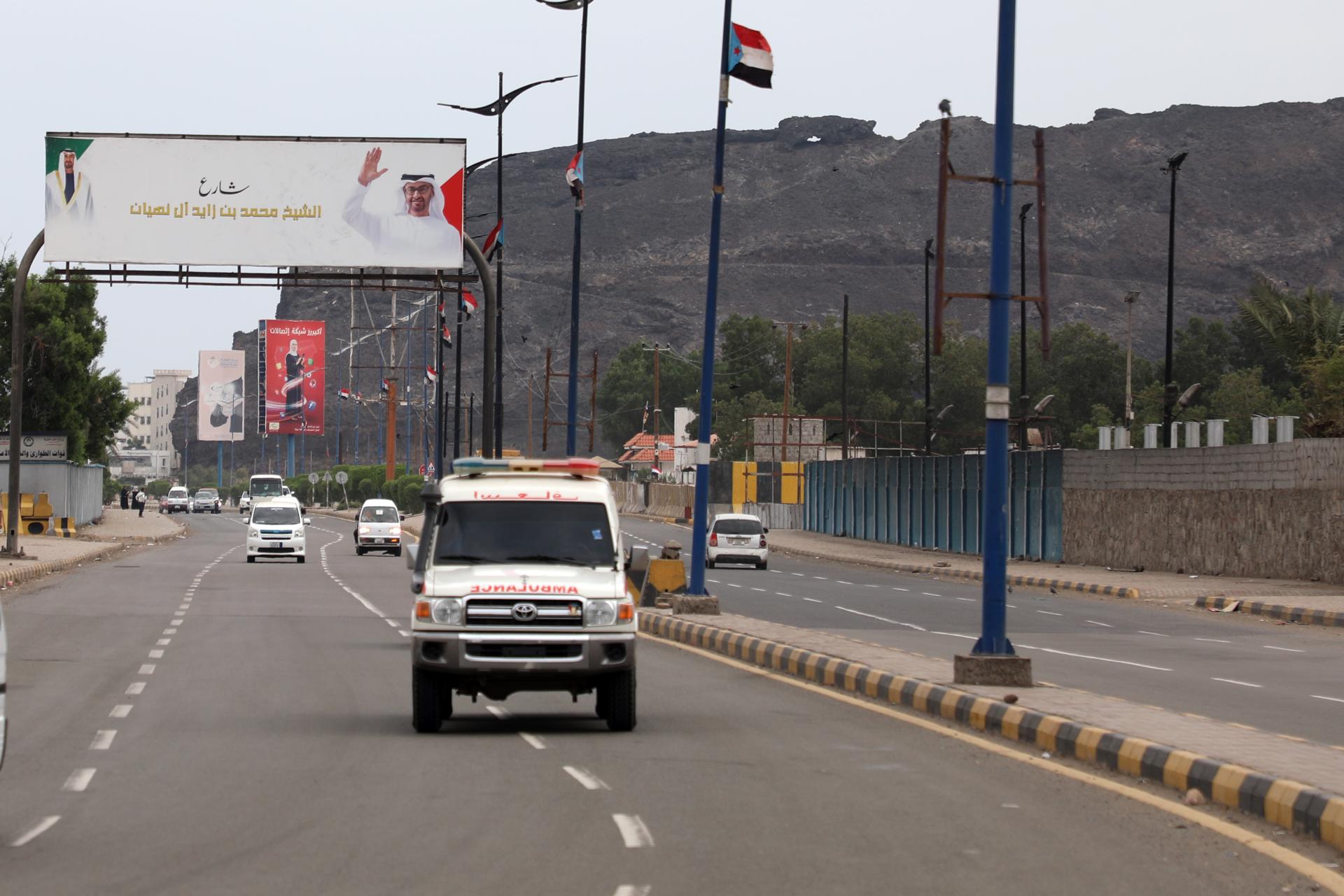 Mueren dos españoles en un accidente de tráfico en Arabia Saudí y otros dos resultan heridos Mueren dos españoles en un accidente de tráfico en Arabia Saudí y otros dos resultan heridos