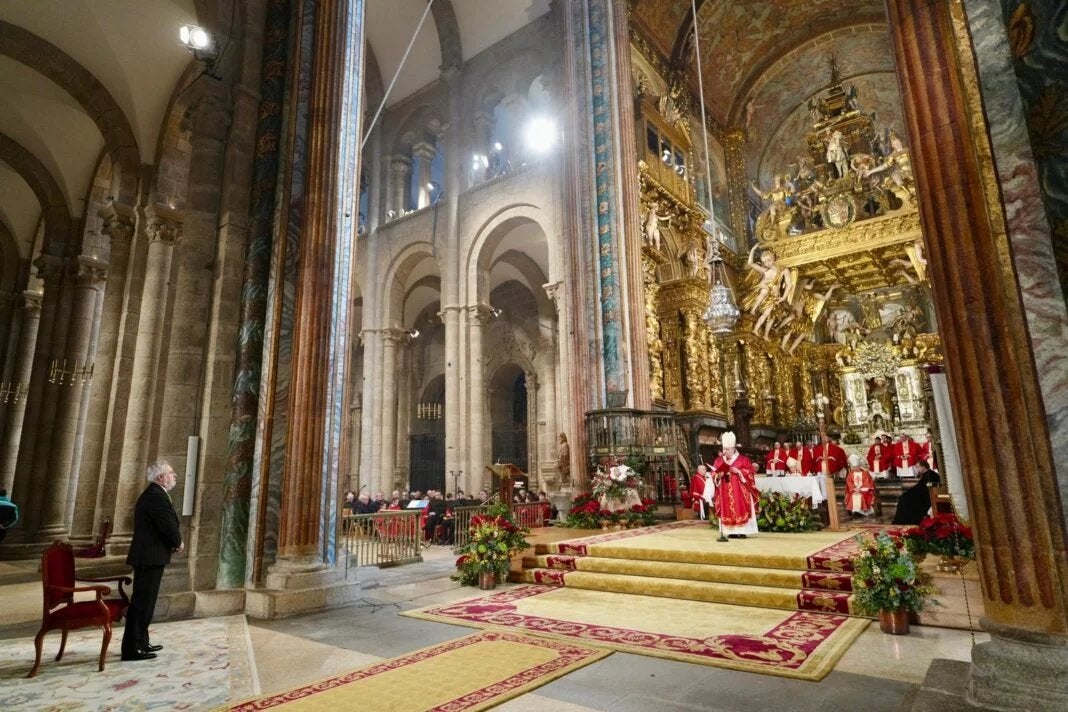 Santalices invita al Papa León XIV a visitar Santiago y recuerda a los gallegos afectados por la oleada de incendios Santalices invita al Papa León XIV a visitar Santiago y recuerda a los gallegos afectados por la oleada de incendios