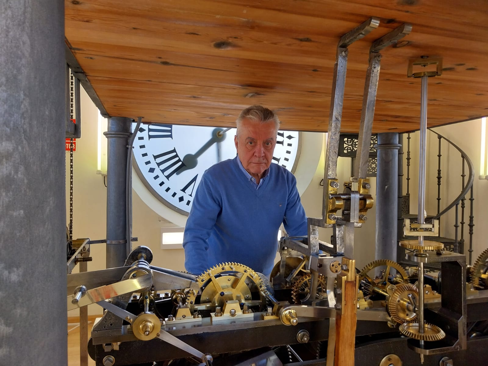 Campanadas limpias en la torre del reloj de la Puerta del Sol Campanadas limpias en la torre del reloj de la Puerta del Sol