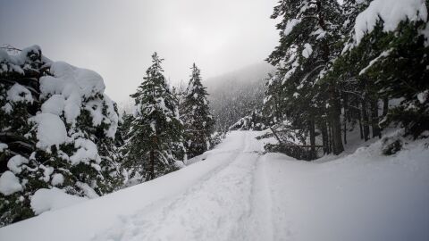 Estaci&oacute;n de esqu&iacute; de La Molina durante el temporal de nieve en Girona
