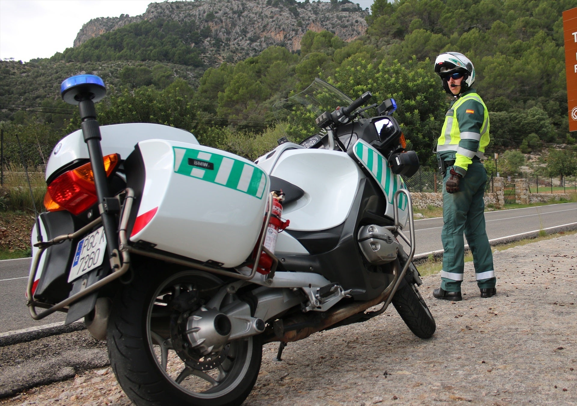 La tragedia de Orimar y Adrián al morir en dos accidentes de moto en 17 horas: "Mi hijo no se mató solo, se le cruzó un asesino" La tragedia de Orimar y Adrián al morir en dos accidentes de moto en 17 horas: "Mi hijo no se mató solo, se le cruzó un asesino"